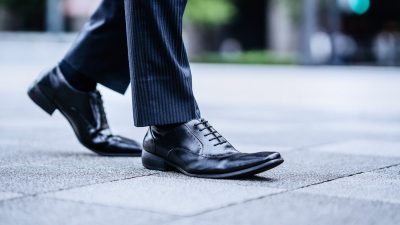 「裸足の国に靴を売りに行った営業マン」から学ぶ ～ 人事が磨くべき視点転換と可能性創造力 ～ | 人事コンサルティング